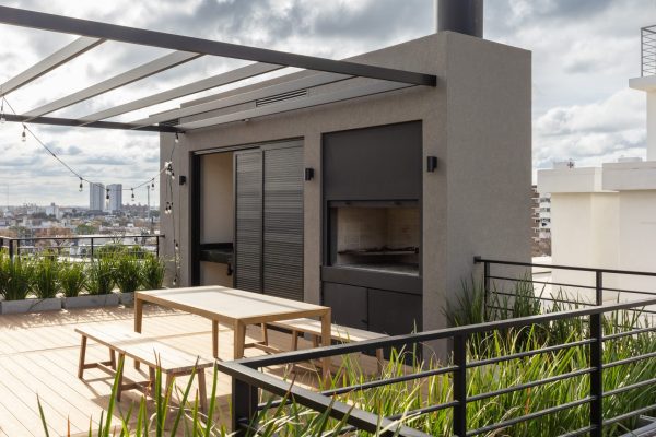 0.84384300_1718301687